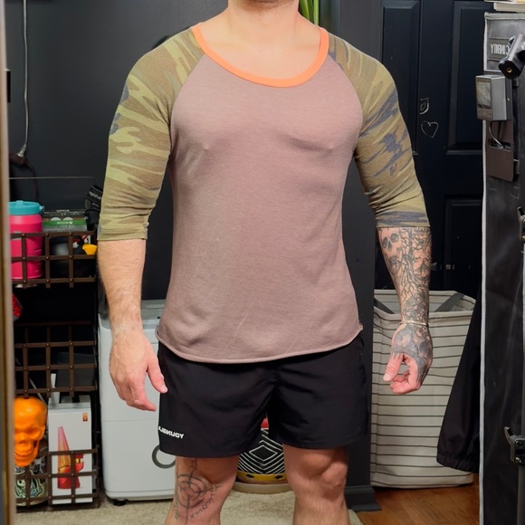 Alternative Earth L Muscle Fit Camo Raglan Tee | Tri-Blend | Baseball Style - Picture 1 of 6